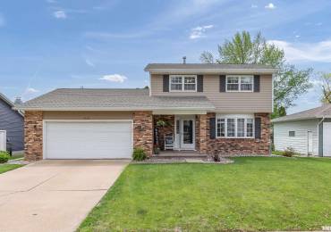 2723 35TH Street, Davenport, Illinois, 4 Bedrooms Bedrooms, ,3 BathroomsBathrooms,Residential,For Sale,35TH,RMAQC4263074