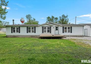 208 WEST Street, Franklin, Illinois, 3 Bedrooms Bedrooms, ,2 BathroomsBathrooms,Residential,For Sale,WEST,RMACA1036298