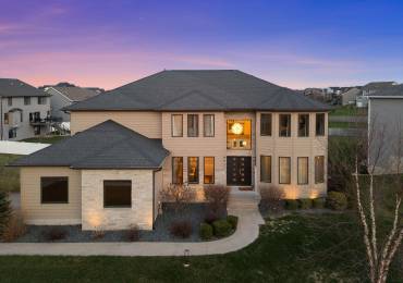 5523 ALLISON Drive, Bettendorf, Iowa, 6 Bedrooms Bedrooms, ,5 BathroomsBathrooms,Residential,For Sale,ALLISON,RMAQC4263099
