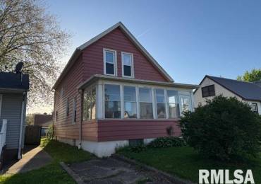 1004 MICHIGAN Street, Davenport, Iowa, 3 Bedrooms Bedrooms, ,1 BathroomBathrooms,Residential,For Sale,MICHIGAN,RMAQC4263120
