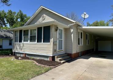 812 Murray Street, Macomb, Illinois, 2 Bedrooms Bedrooms, ,1 BathroomBathrooms,Residential,For Sale,Murray,RMAQC4263104