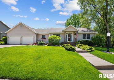 77 PARK VIEW Drive, Eldridge, Iowa, 3 Bedrooms Bedrooms, ,2 BathroomsBathrooms,Residential,For Sale,PARK VIEW,RMAQC4263147