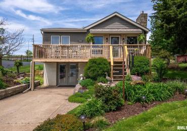 1401 CANAL SHORE Drive, Le Claire, Iowa, 3 Bedrooms Bedrooms, ,2 BathroomsBathrooms,Residential,For Sale,CANAL SHORE,RMAQC4263141