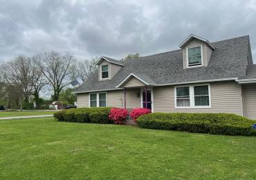 701 FORREST Street, Benton, Illinois, 5 Bedrooms Bedrooms, ,2 BathroomsBathrooms,Residential,For Sale,FORREST,RMAEB457893