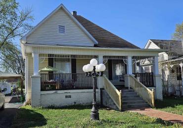 107 LINCOLN Street, Harrisburg, Illinois, 2 Bedrooms Bedrooms, ,1 BathroomBathrooms,Residential,For Sale,LINCOLN,RMAEB457423