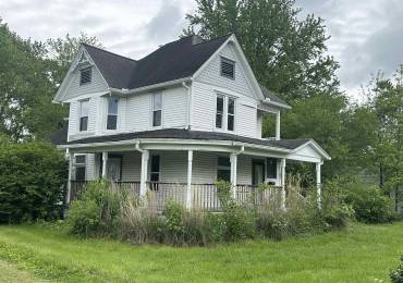 510 McLeansboro Street, Benton, Illinois, 4 Bedrooms Bedrooms, ,2 BathroomsBathrooms,Residential,For Sale,McLeansboro,RMAEB457901