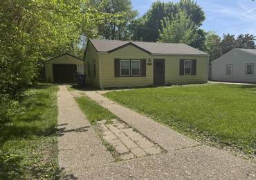 7115 OAK Street, Davenport, Iowa, 2 Bedrooms Bedrooms, ,1 BathroomBathrooms,Residential Lease,For Rent,OAK,RMAQC4263162