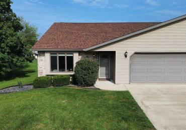 1613 Milnes Drive, Fulton, Illinois, 5 Bedrooms Bedrooms, ,3 BathroomsBathrooms,Residential,For Sale,Milnes,RMAQC4263169