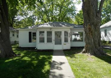 696 OLIVE Street, Galesburg, Illinois, 2 Bedrooms Bedrooms, ,1 BathroomBathrooms,Residential,For Sale,OLIVE,RMACA1036322