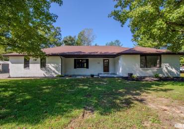 1065 CRYSTAL Road, West Frankfort, Illinois, 4 Bedrooms Bedrooms, ,3 BathroomsBathrooms,Residential,For Sale,CRYSTAL,RMAEB457913