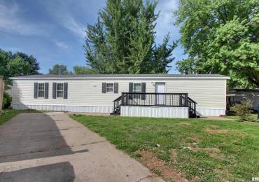 1524 Dewees Avenue, Quincy, Illinois, 2 Bedrooms Bedrooms, ,2 BathroomsBathrooms,Manufactured In Park,For Sale,Dewees,RMAQC4263191