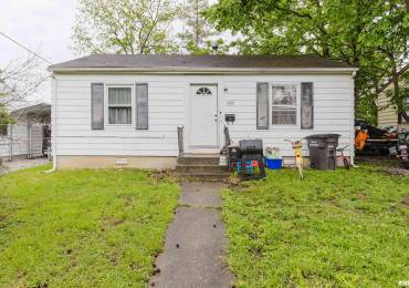 507 DAVIS Street, Carbondale, Illinois, 2 Bedrooms Bedrooms, ,1 BathroomBathrooms,Residential,For Sale,DAVIS,RMAQC4263207