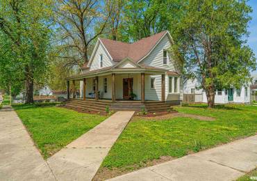 203 Oglesby Avenue, Lincoln, Illinois, 4 Bedrooms Bedrooms, ,3 BathroomsBathrooms,Residential,For Sale,Oglesby,RMACA1035954