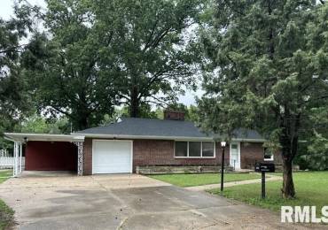 1811 WARREN Avenue, Mt Vernon, Illinois, 3 Bedrooms Bedrooms, ,2 BathroomsBathrooms,Residential,For Sale,WARREN,RMAEB454478