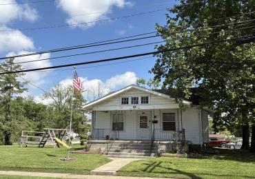 1502 Gartside Street, Murphysboro, Illinois, 2 Bedrooms Bedrooms, ,1 BathroomBathrooms,Residential,For Sale,Gartside,RMAEB457927