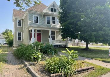 404 16TH Street, Davenport, Iowa, 2 Bedrooms Bedrooms, ,1 BathroomBathrooms,Residential Lease,For Rent,16TH,RMAQC4263224