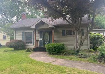 501 COMMERCIAL Street, Benton, Illinois, 3 Bedrooms Bedrooms, ,2 BathroomsBathrooms,Residential,For Sale,COMMERCIAL,RMAQC4263249