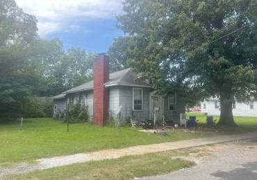 408 JAMES Street, Carbondale, Illinois, 4 Bedrooms Bedrooms, ,2 BathroomsBathrooms,Residential,For Sale,JAMES,RMAEB457943