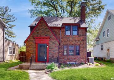2117 HARRISON Street, Davenport, Iowa, 3 Bedrooms Bedrooms, ,1 BathroomBathrooms,Residential,For Sale,HARRISON,RMAQC4263097
