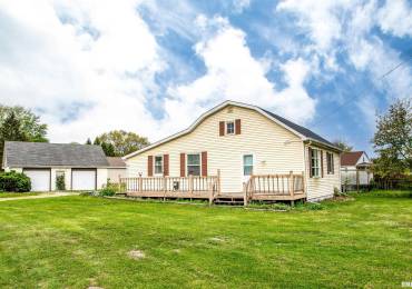 2106 BLOOMINGTON Road, East Peoria, Illinois, 2 Bedrooms Bedrooms, ,1 BathroomBathrooms,Residential,For Sale,BLOOMINGTON,RMAPA1257914