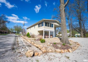 19820 OAK Drive, Carlyle, Illinois, 2 Bedrooms Bedrooms, ,2 BathroomsBathrooms,Residential,For Sale,OAK,RMACA1036430