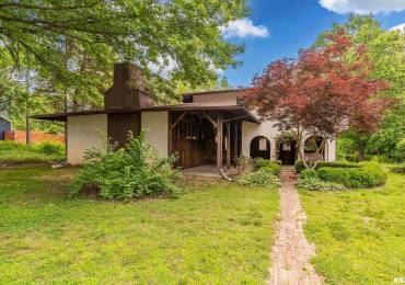 201 Lark Lane, Carbondale, Illinois, 4 Bedrooms Bedrooms, ,2 BathroomsBathrooms,Residential,For Sale,Lark,RMAEB457967