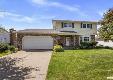 2115 31ST Street, Davenport, Iowa, 3 Bedrooms Bedrooms, ,2 BathroomsBathrooms,Residential,For Sale,31ST,RMAQC4263319