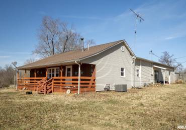 204 Bracey Street, Marion, Illinois, 3 Bedrooms Bedrooms, ,1 BathroomBathrooms,Residential,For Sale,Bracey,RMAQC4259287
