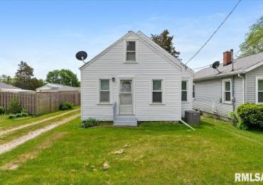1812 27 1/2 Avenue, East Moline, Illinois, 1 Bedroom Bedrooms, ,1 BathroomBathrooms,Residential,For Sale,27 1/2,RMAQC4263308