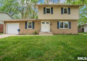 2605 ARLINGTON Drive, Springfield, Illinois, 3 Bedrooms Bedrooms, ,2 BathroomsBathrooms,Residential,For Sale,ARLINGTON,RMACA1035810