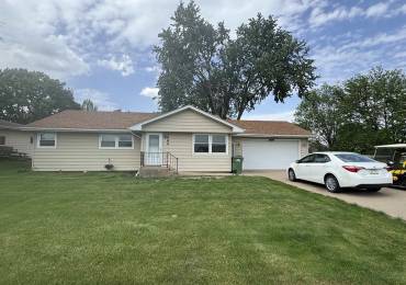 1660 27TH Avenue South, Clinton, Iowa, 3 Bedrooms Bedrooms, ,1 BathroomBathrooms,Residential,For Sale,27TH,RMAQC4263305