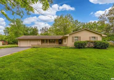 2605 SUNSET Drive, Carbondale, Illinois, 4 Bedrooms Bedrooms, ,2 BathroomsBathrooms,Residential,For Sale,SUNSET,RMAEB457982