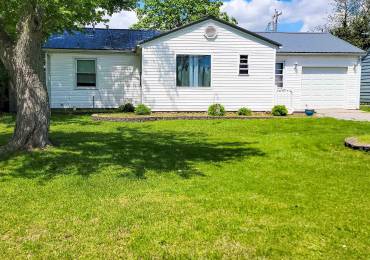 214 12TH Street, Flora, Illinois, 3 Bedrooms Bedrooms, ,1 BathroomBathrooms,Residential,For Sale,12TH,RMAEB457987