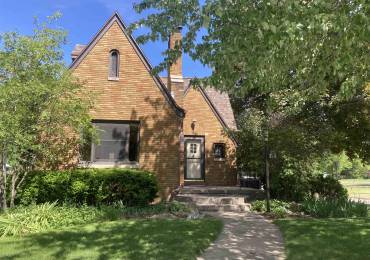 2556 30TH Street, Moline, Illinois, 4 Bedrooms Bedrooms, ,2 BathroomsBathrooms,Residential,For Sale,30TH,RMAQC4263368