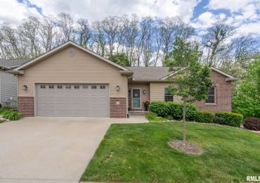 11 MUSKET Court, Le Claire, Iowa, 5 Bedrooms Bedrooms, ,2 BathroomsBathrooms,Residential,For Sale,MUSKET,RMAQC4263401