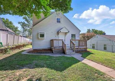 3433 WASHINGTON Street, Davenport, Iowa, 3 Bedrooms Bedrooms, ,1 BathroomBathrooms,Residential,For Sale,WASHINGTON,RMAQC4263399