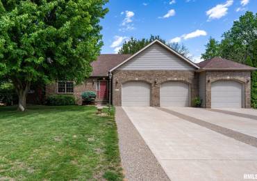 115 WOODLAND Drive, Andalusia, Illinois, 4 Bedrooms Bedrooms, ,3 BathroomsBathrooms,Residential,For Sale,WOODLAND,RMAQC4263376