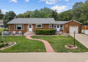 21780 GREAT RIVER Road, Le Claire, Iowa, 4 Bedrooms Bedrooms, ,2 BathroomsBathrooms,Residential,For Sale,GREAT RIVER,RMAQC4263384
