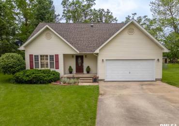 1021 MEADOWLARK Drive, Carterville, Illinois, 3 Bedrooms Bedrooms, ,2 BathroomsBathrooms,Residential,For Sale,MEADOWLARK,RMAEB458014