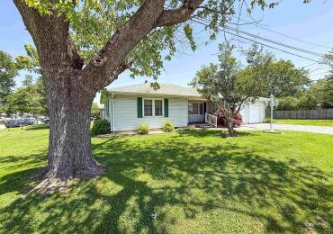 322 OAK Street, Flora, Illinois, 2 Bedrooms Bedrooms, ,1 BathroomBathrooms,Residential,For Sale,OAK,RMAEB458038