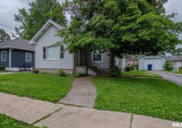 1206 OAK Street, West Frankfort, Illinois, 3 Bedrooms Bedrooms, ,2 BathroomsBathrooms,Residential,For Sale,OAK,RMAEB458041
