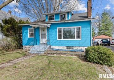 2215 17TH Street, Rock Island, Illinois, 3 Bedrooms Bedrooms, ,2 BathroomsBathrooms,Residential Lease,For Rent,17TH,RMAQC4263458