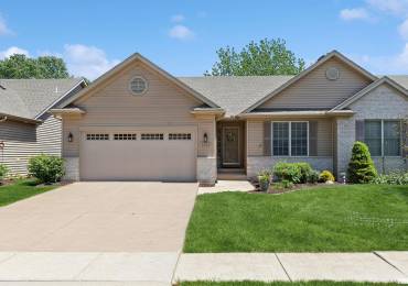 1361 Pinnacle Pines Court, Bettendorf, Iowa, 3 Bedrooms Bedrooms, ,2 BathroomsBathrooms,Residential,For Sale,Pinnacle Pines,RMAQC4263514