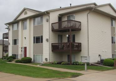 4186 FAIRVIEW Drive, Bettendorf, Iowa, 2 Bedrooms Bedrooms, ,1 BathroomBathrooms,Residential,For Sale,FAIRVIEW,RMAQC4263525