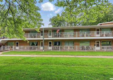 1104 KIMBERLY Road, Bettendorf, Iowa, 2 Bedrooms Bedrooms, ,1 BathroomBathrooms,Residential,For Sale,KIMBERLY,RMAQC4263534