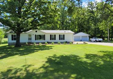 7884 Brimberry Road, Alma, Illinois, 4 Bedrooms Bedrooms, ,2 BathroomsBathrooms,Residential,For Sale,Brimberry,RMAEB458072