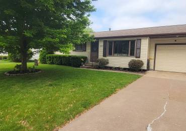 3820 LINCOLN Avenue, Davenport, Iowa, 3 Bedrooms Bedrooms, ,2 BathroomsBathrooms,Residential,For Sale,LINCOLN,RMAQC4263543