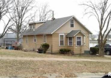 212 21ST Place, Clinton, Iowa, 3 Bedrooms Bedrooms, ,1 BathroomBathrooms,Residential,For Sale,21ST,RMAQC4263570