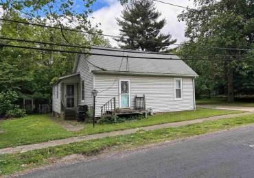 825 Kinzie Street, Riverton, Illinois, 2 Bedrooms Bedrooms, ,1 BathroomBathrooms,Residential,For Sale,Kinzie,RMACA1036644
