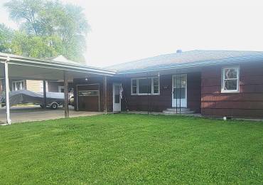 422 EAST Drive, Flora, Illinois, 3 Bedrooms Bedrooms, ,1 BathroomBathrooms,Residential,For Sale,EAST,RMAEB458086